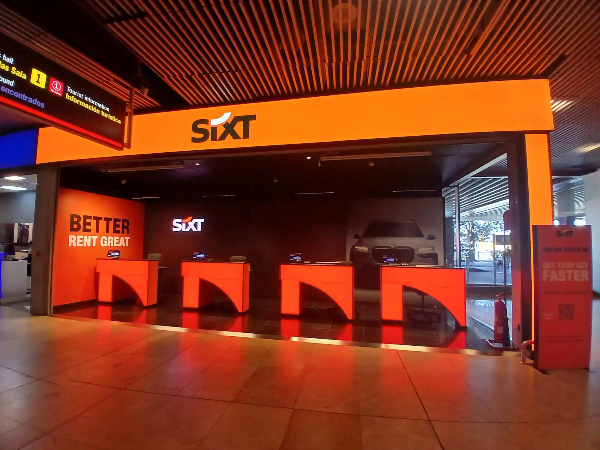 SIXT Alquiler de Coches - Madrid-Barajas - Aeropuerto Adolfo Su&aacute;rez - T 1 (MAD) 5