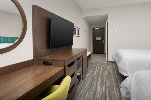 Images Hampton Inn & Suites Charlotte Airport Lake Pointe