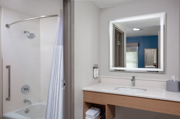 Images Holiday Inn Express Foster Lodge