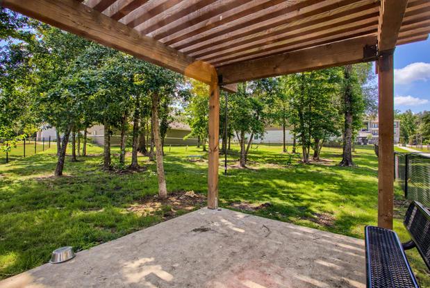 Images Urban Oaks at Conroe