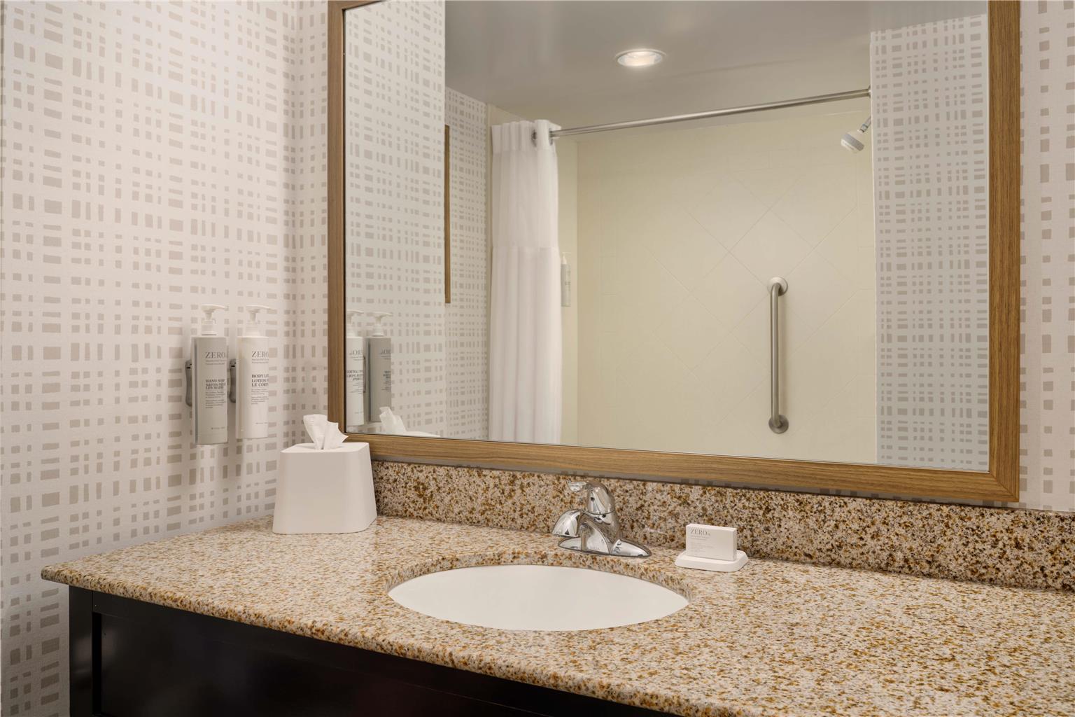 Guest room bath