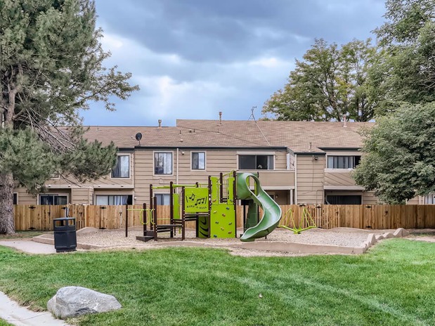 Images Meadow Lark Apartments