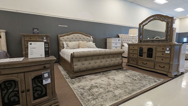 Images American Signature Furniture