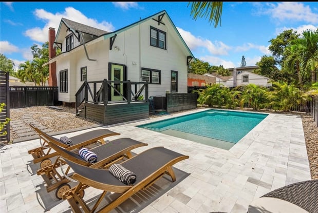 Images Kim Bergin, Realtor in Lakewood Ranch, Bradenton and St. Petersburg Fl