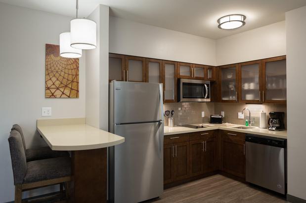 Images Staybridge Suites Phoenix – Biltmore Area by IHG