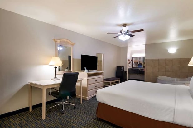 Images SureStay by Best Western Falfurrias