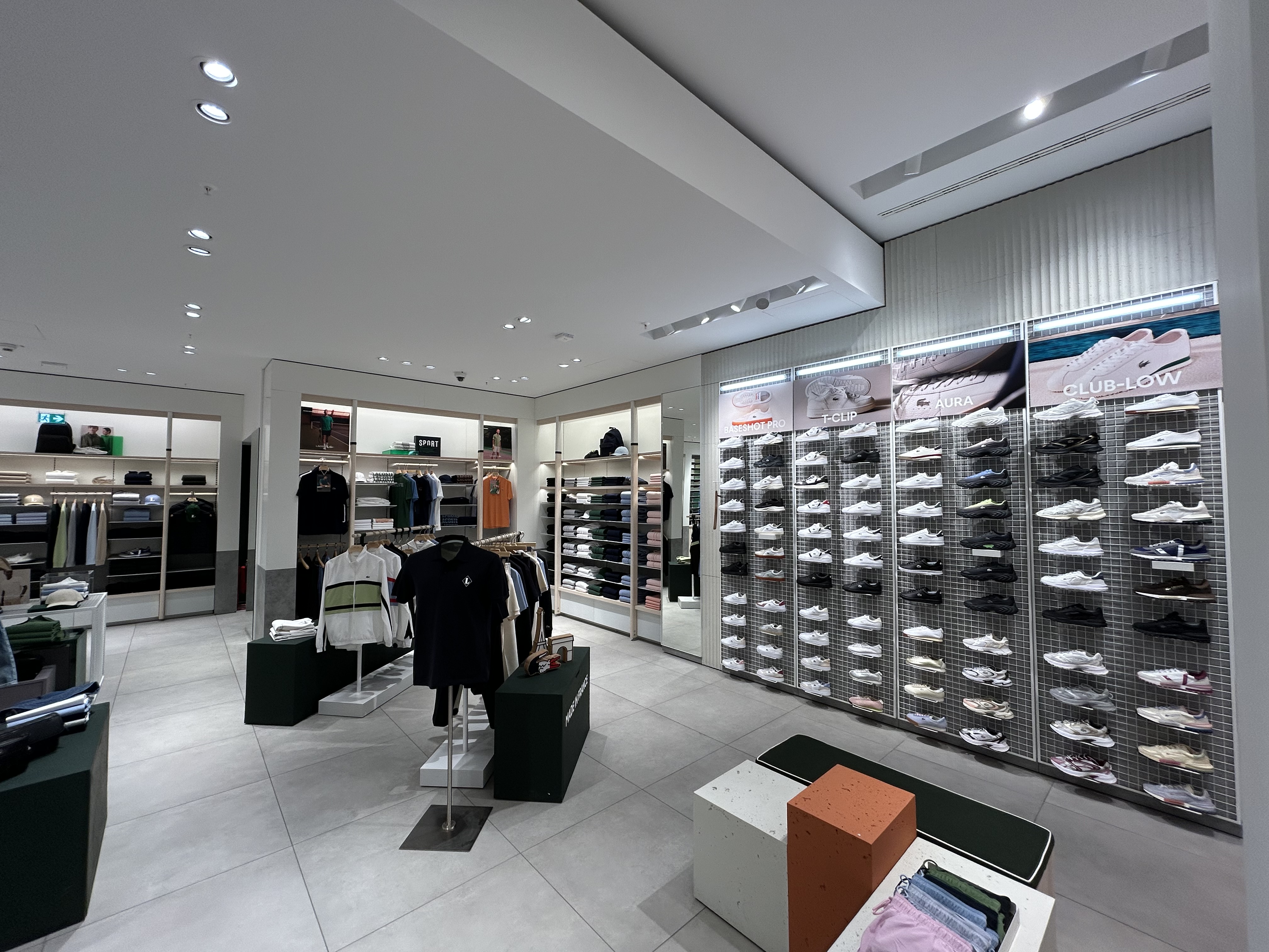 Lacoste Hamburg Überseequartier, Lacoste Hamburg Überseequartier in Hamburg