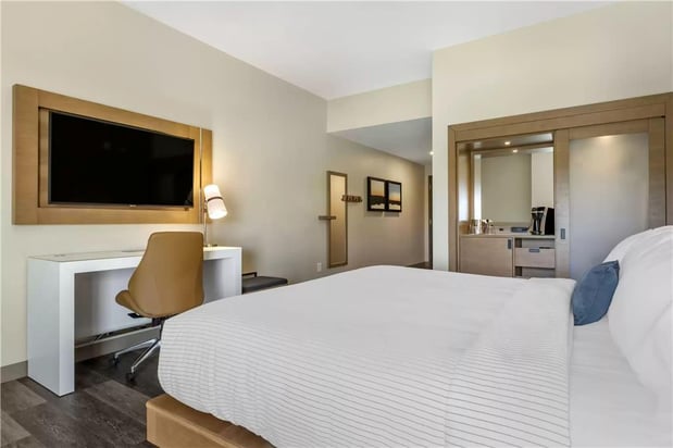 Images DoubleTree by Hilton Greenville Woodruff Road