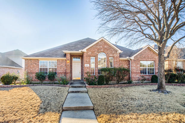 Images Marcus Ku, Dallas Realtor