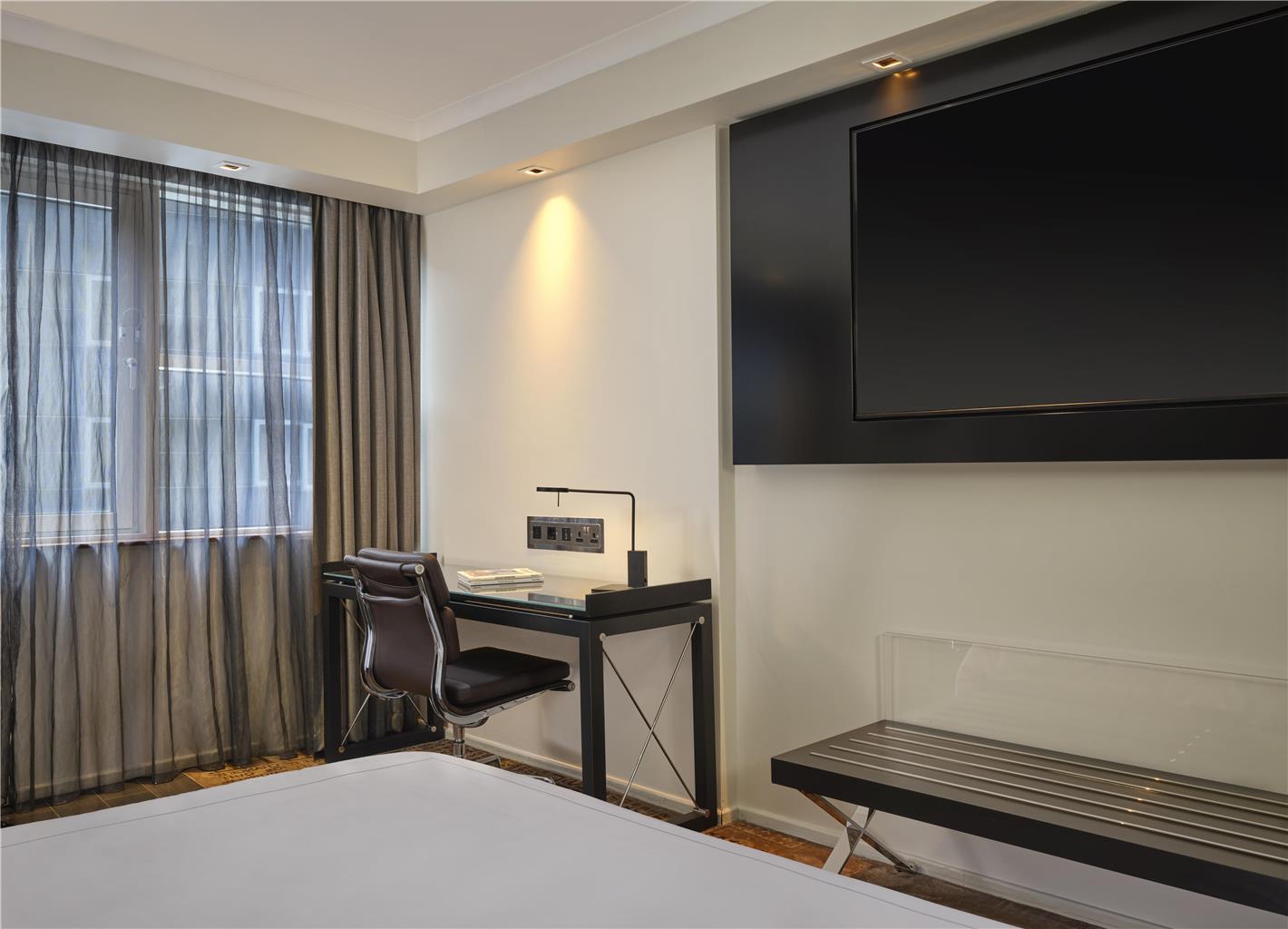 Guest Room desk