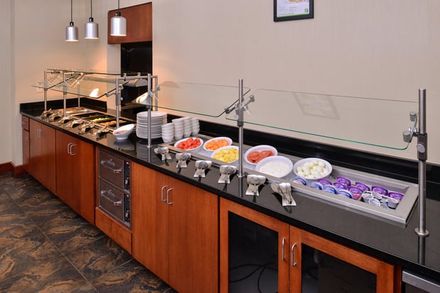 Images Holiday Inn Madison at the American Center by IHG