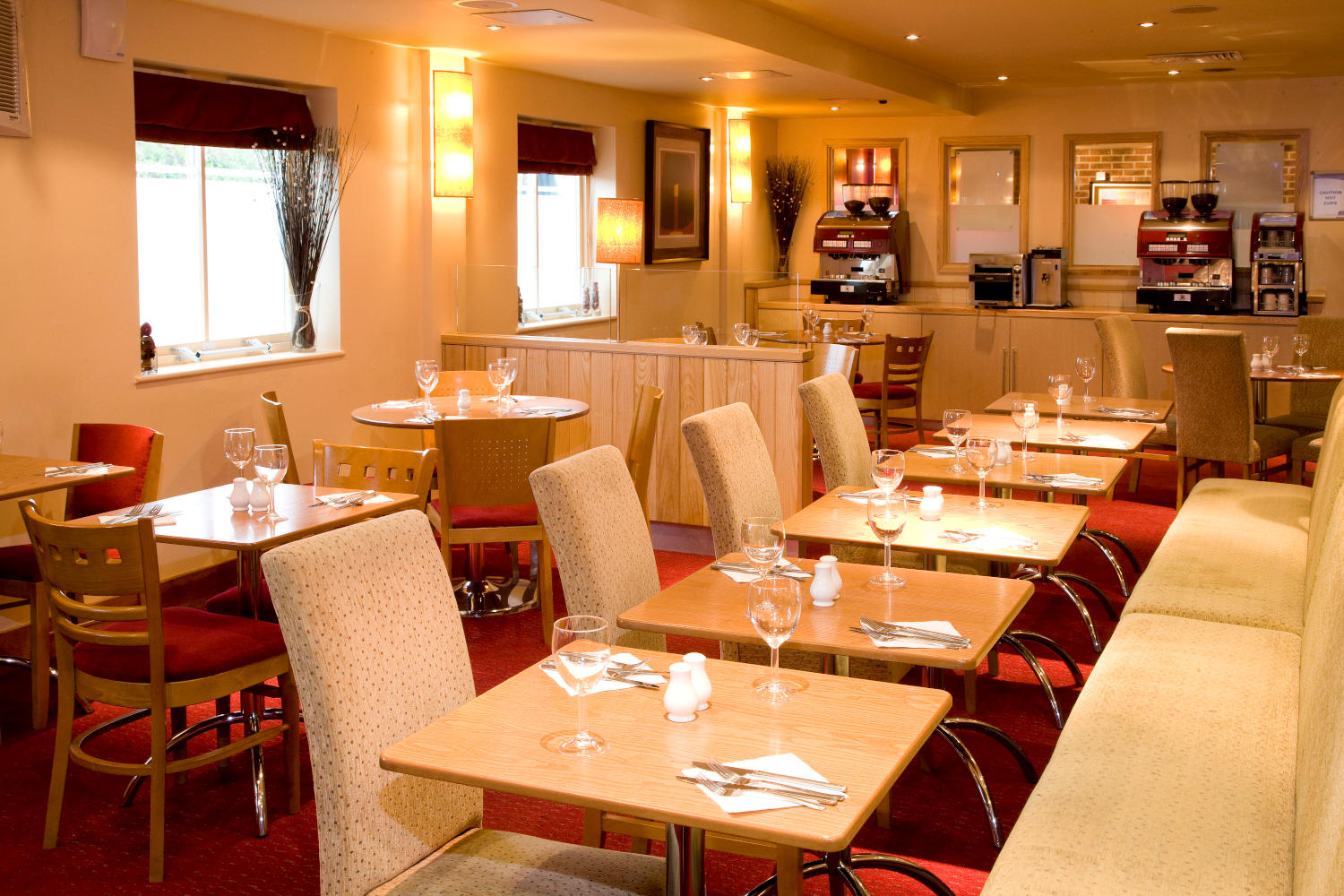 Thyme restaurant Premier Inn London Heathrow Airport (M4/J4) hotel Heathrow 08715 278510