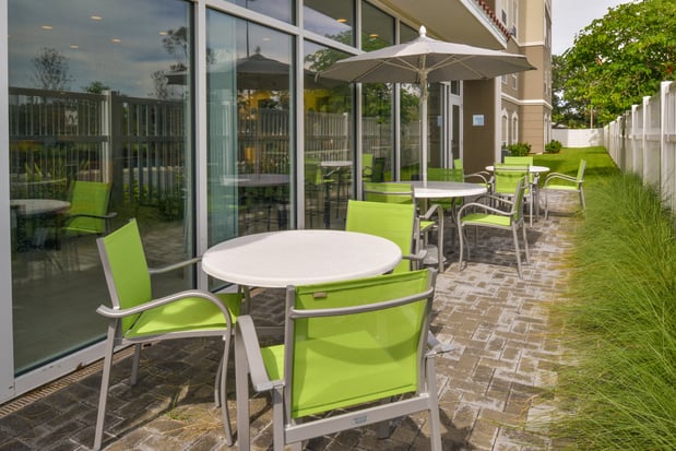 Images Holiday Inn Express & Suites St. Petersburg - Madeira Beach by IHG