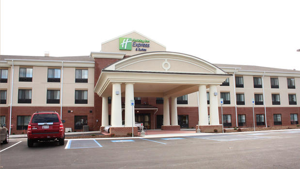 Images Holiday Inn Express & Suites Cumberland - La Vale, an IHG Hotel