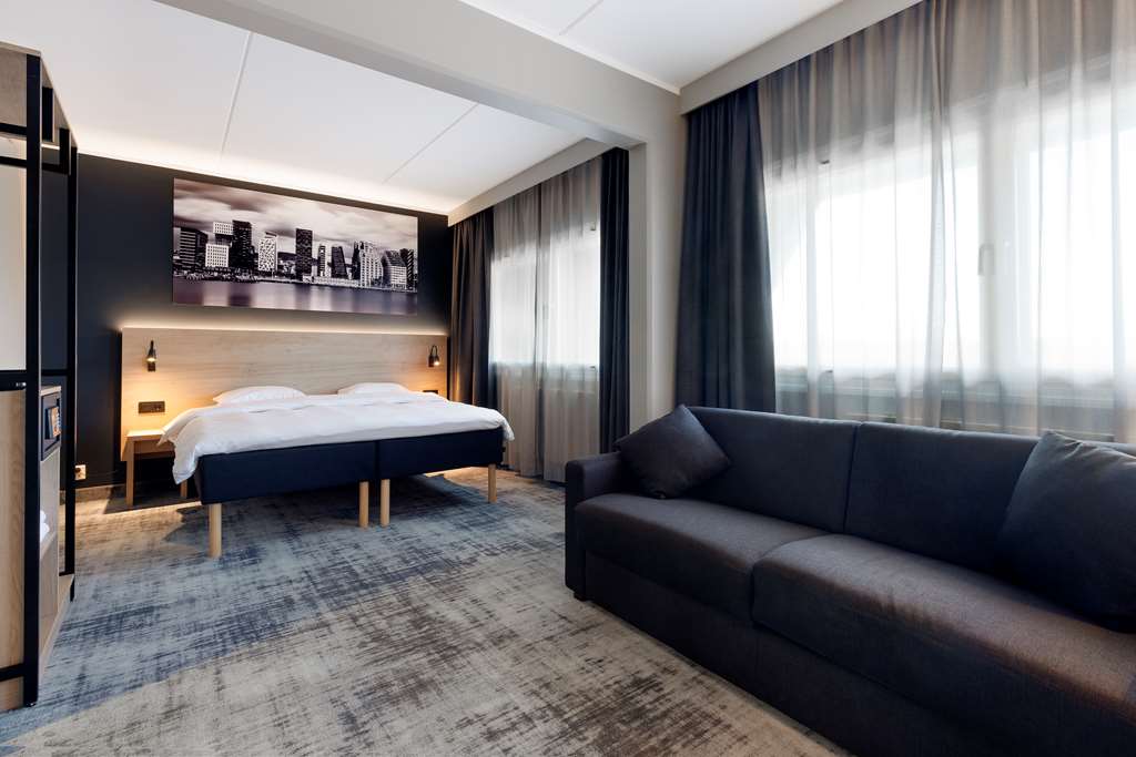 Images Park Inn by Radisson Oslo Airport Hotel West