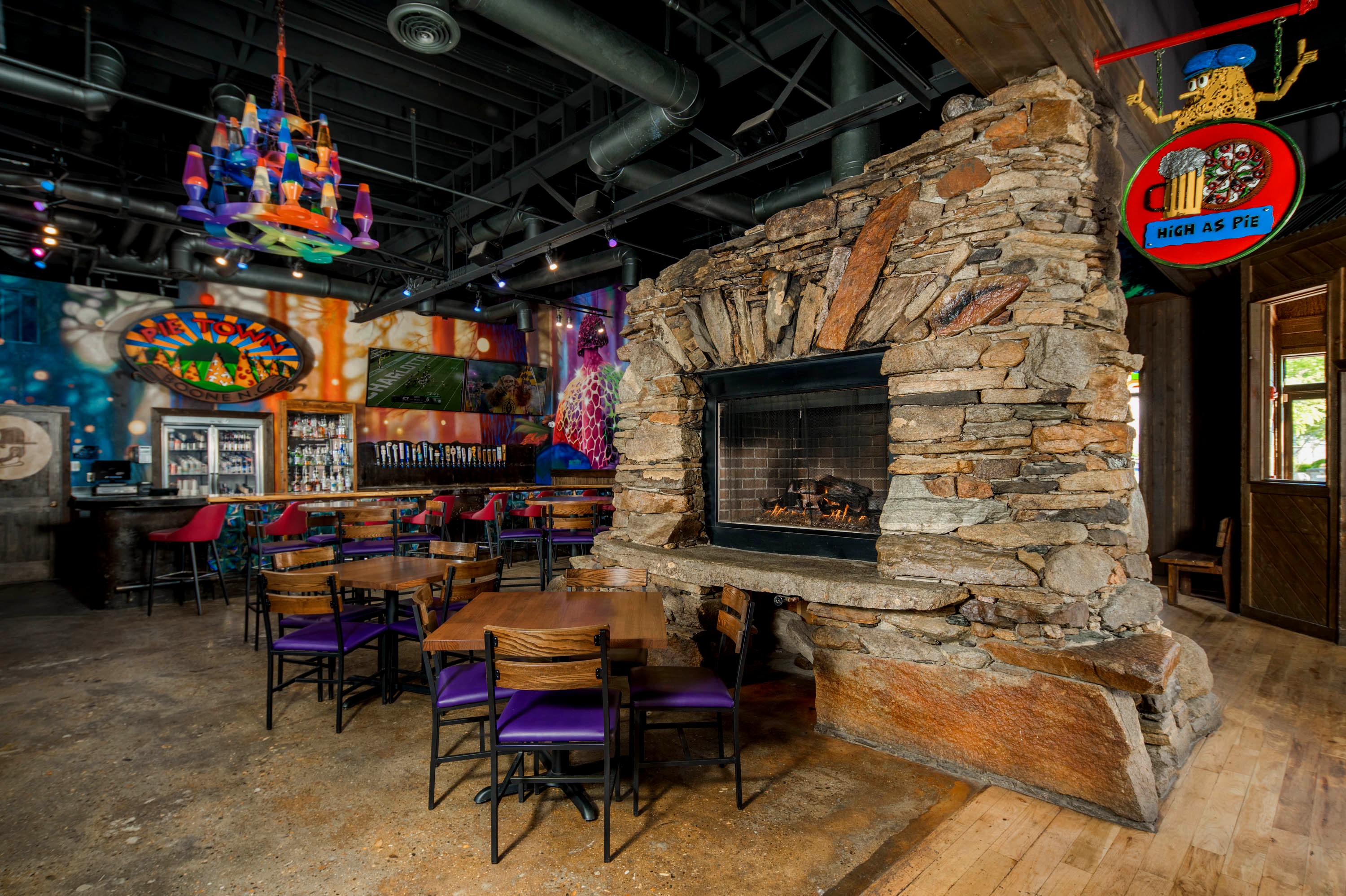 mellow mushroom boone dining room
