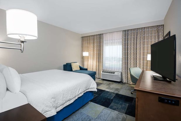 Images Hampton Inn & Suites San Antonio Brooks City Base