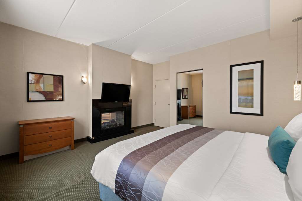 Suite King with Separate Living Area Best Western Plus Orangeville Inn & Suites Orangeville (519)941-3311