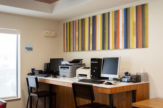 Images Holiday Inn Express & Suites Muskogee by IHG