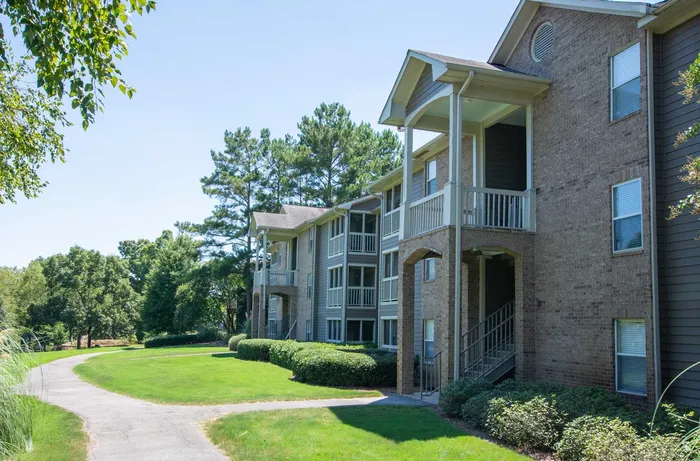 The Lakes Apartments Image