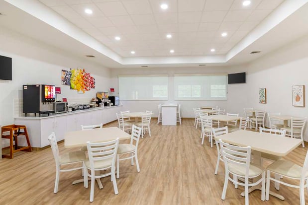 Images Best Western Plus Crossroads Inn & Suites