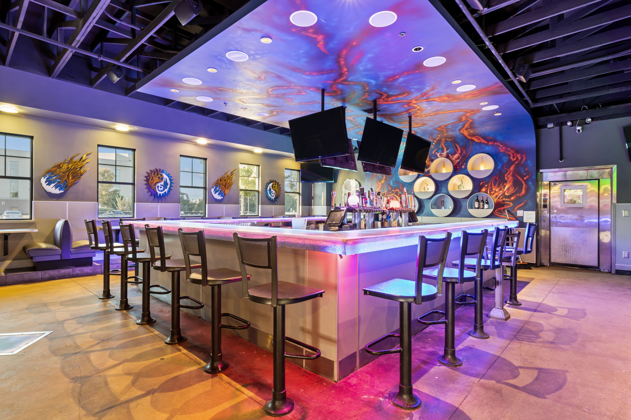 mellow mushroom Arlington bar