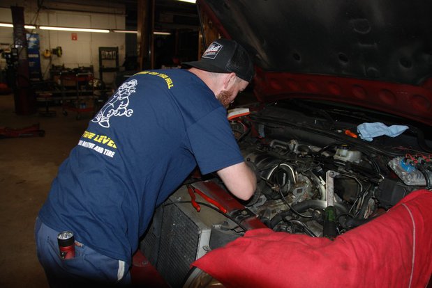 Images Laurel Hill Automotive & Tire