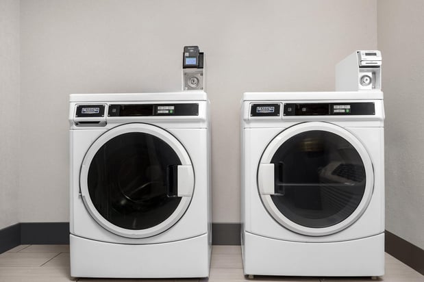 Images Holiday Inn Express & Suites Greensboro - Airport Area by IHG