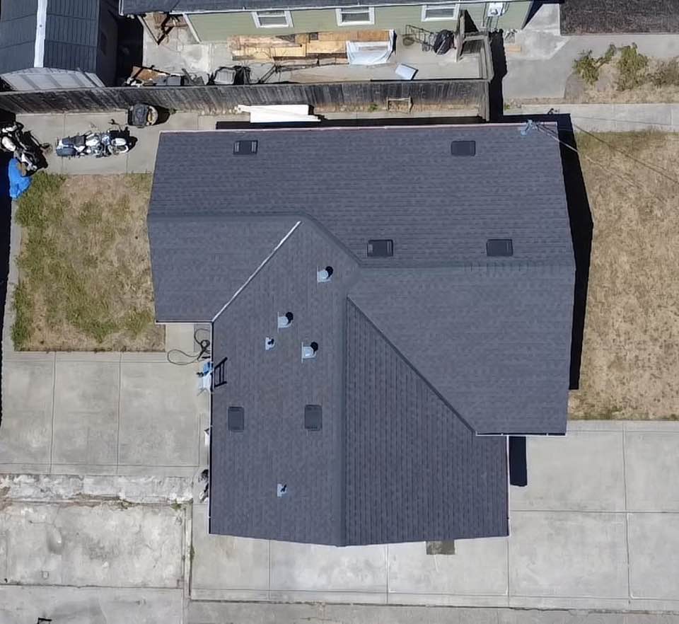 AM Roofing Services Inc Image