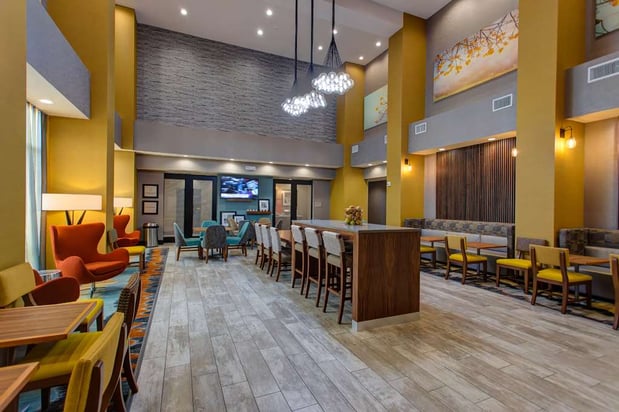 Images Hampton Inn & Suites Wichita/Airport