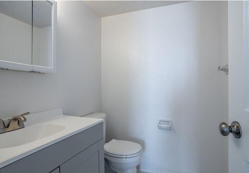 Images 200 West Apartments