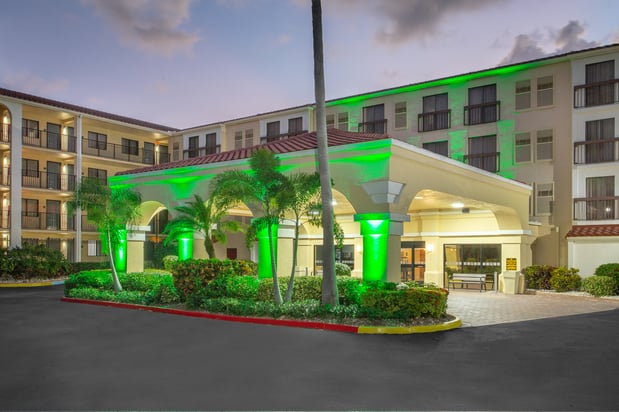 Images Holiday Inn & Suites Boca Raton - North by IHG