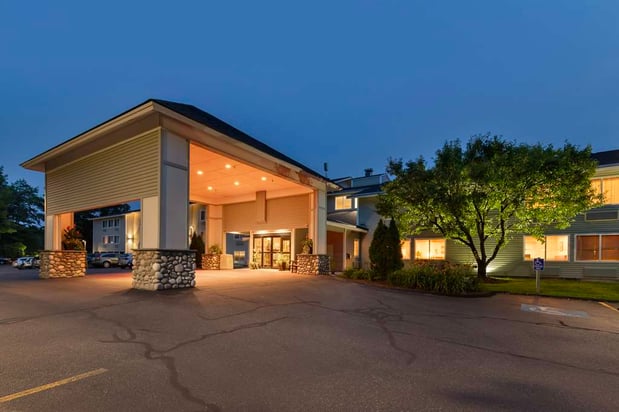 Images Best Western Plus Windjammer Inn & Conference Center