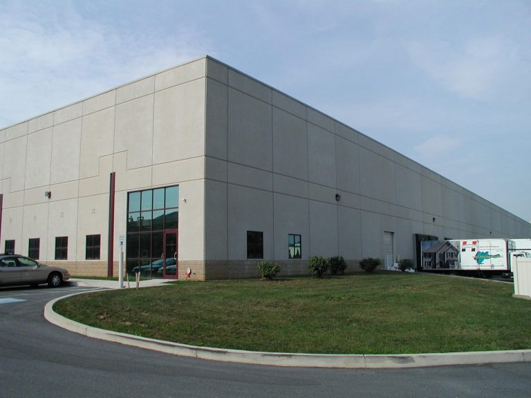 Lansing Building Products Logo