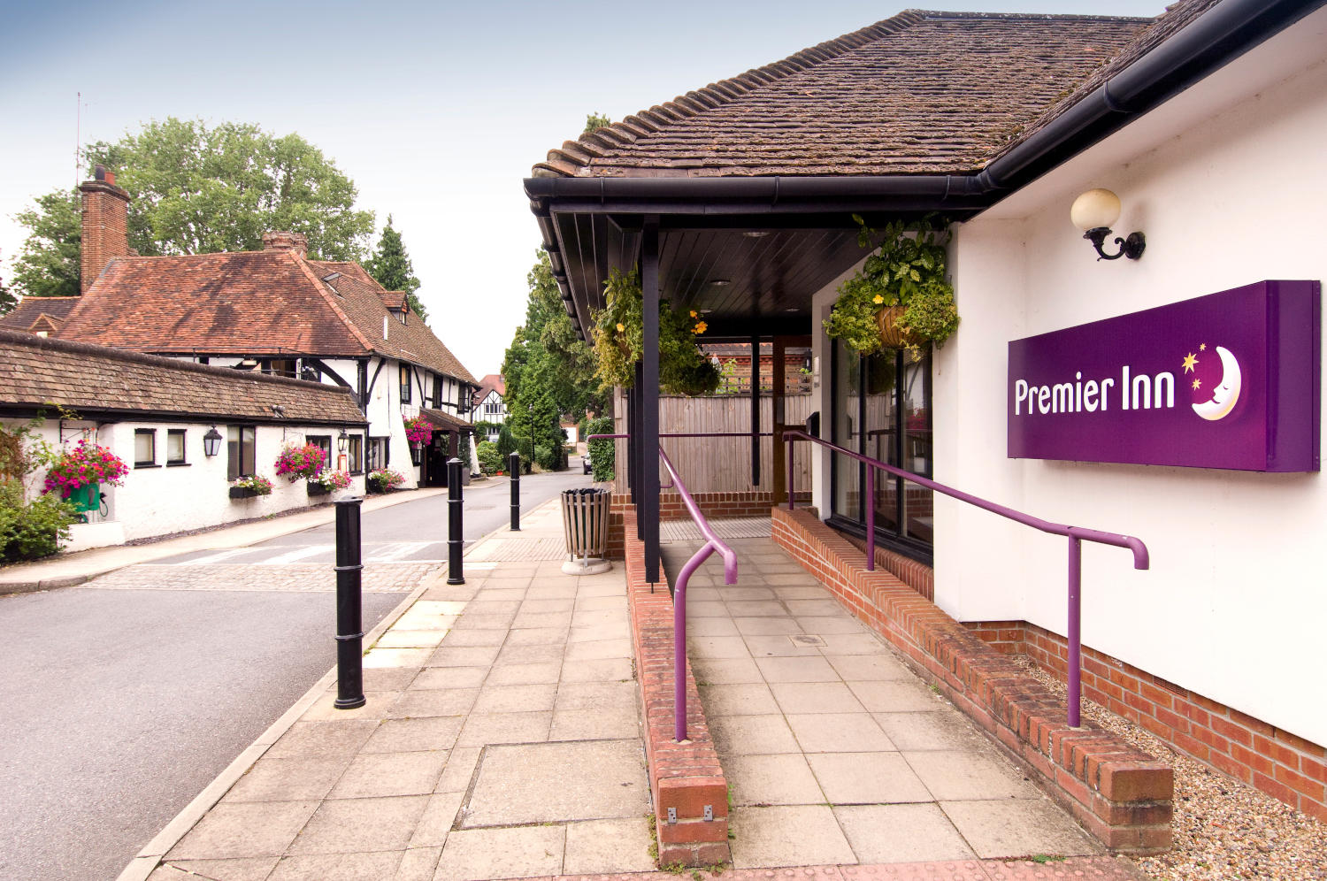 Redhill Reigate Premier Inn Redhill Reigate hotel Redhill 03333 218445