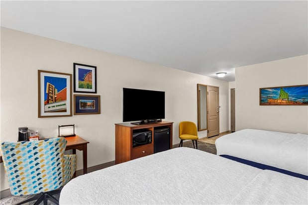 Images Hampton Inn - DeKalb (Near the University)