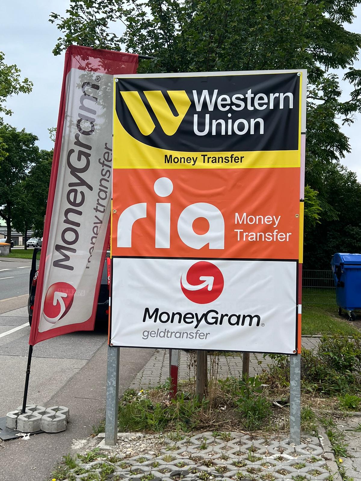 Kundenfoto 3 KopiWerb - Western Union - Ria - MoneyGram