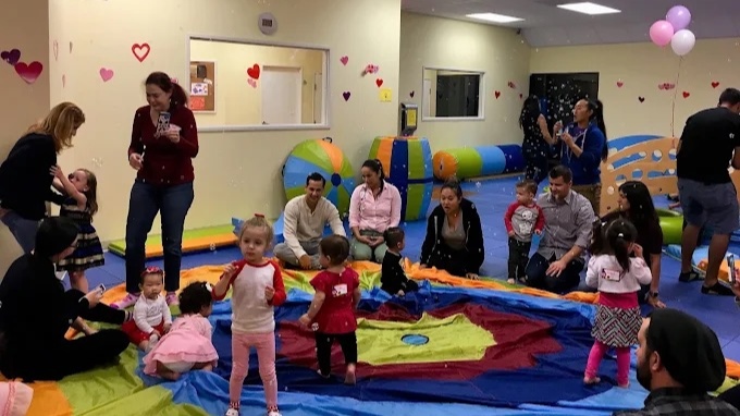 Give your child permission to experiment with color, texture, and their own creative ideas. Our kids art classes in Fullerton focus on joyful exploration, helping young artists express themselves without worrying about making something perfect.