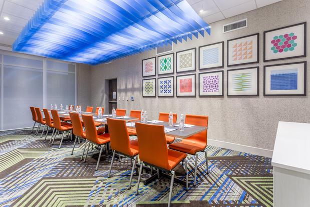 Images Holiday Inn Express & Suites Florence - Cincinnati Airport by IHG