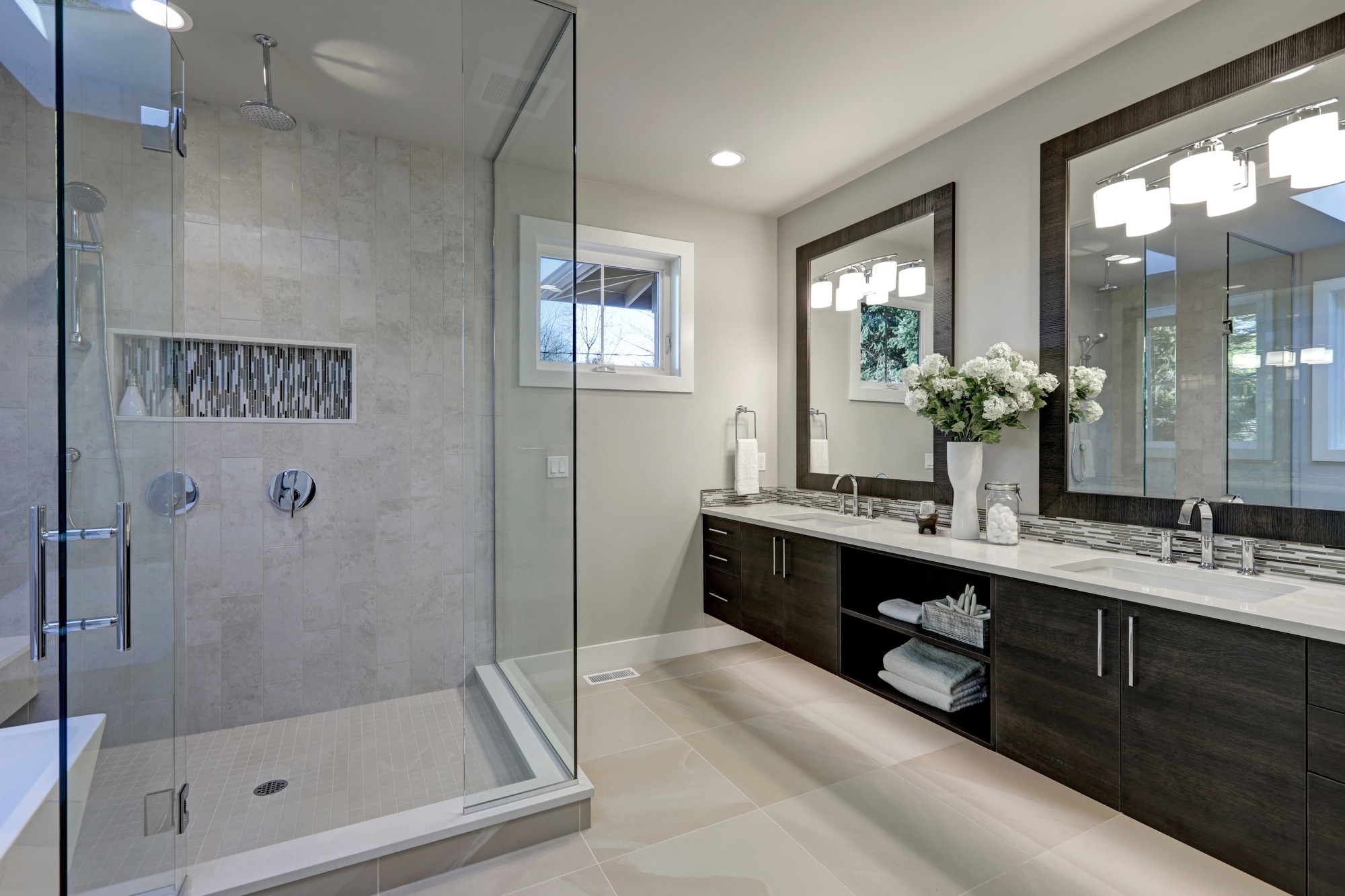 Easy Step Showers & Walk In Tubs offers walk-in shower installation services that combine modern design with practical functionality. Our team focuses on creating accessible, stylish shower spaces that cater to your individual needs, providing both convenience and an updated bathroom look.