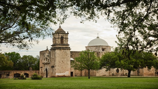 Images Holiday Inn Express & Suites San Antonio Rivercenter Area by IHG