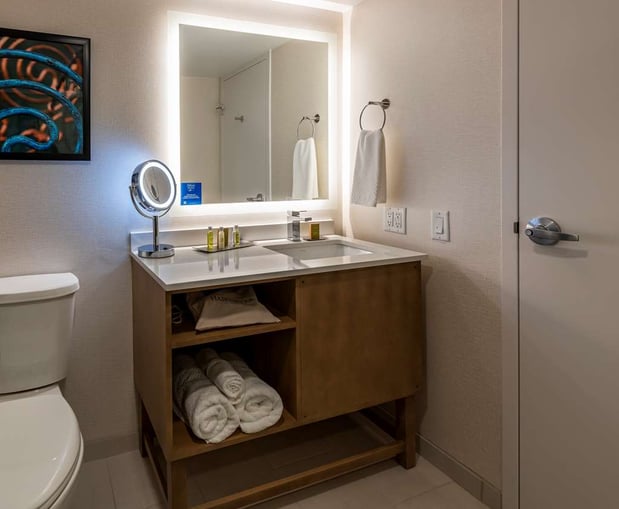 Images DoubleTree by Hilton Madison East
