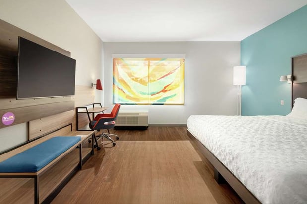 Images Tru by Hilton Sandusky