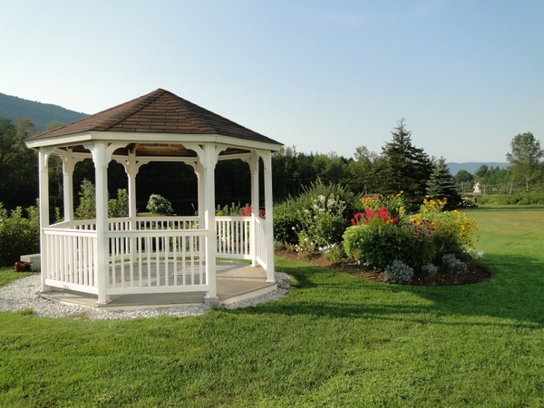 Build a backyard gazebo with SBC Outdoor Services. Spend your afternoons relaxing in a gazebo enjoying the wondrous nature sounds in Baltimore, Maryland.