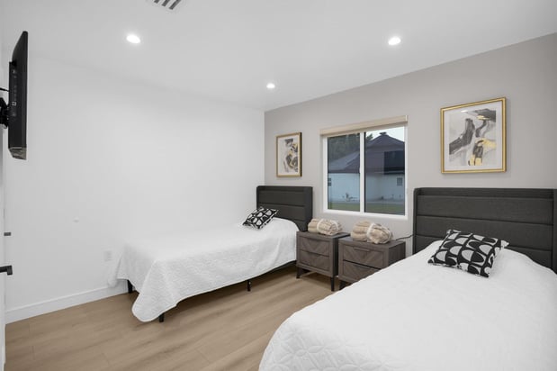 Images Deluxe Treatment Center