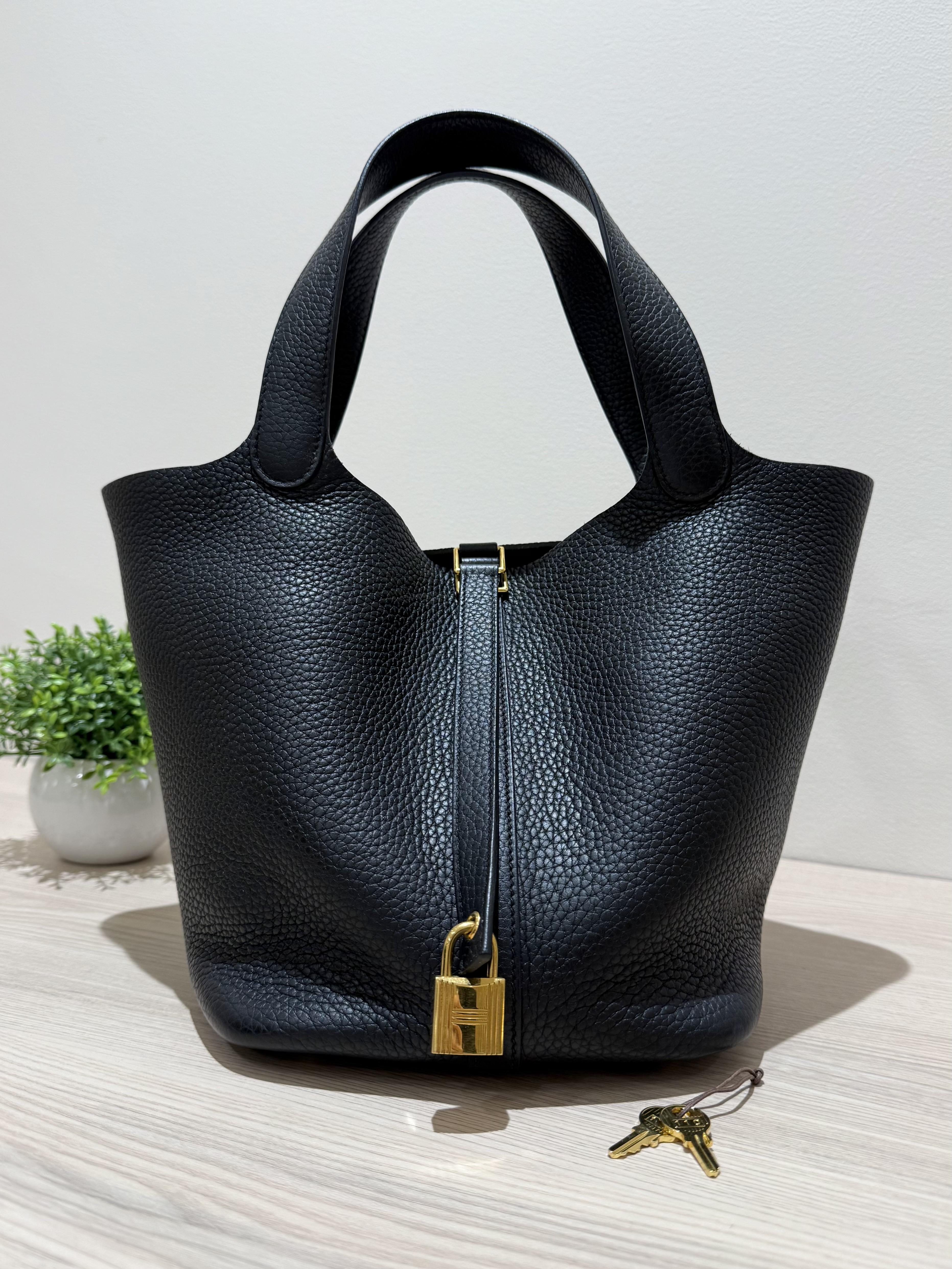 Images KOMEHYO（コメ兵）買取センター京阪百貨店守口店