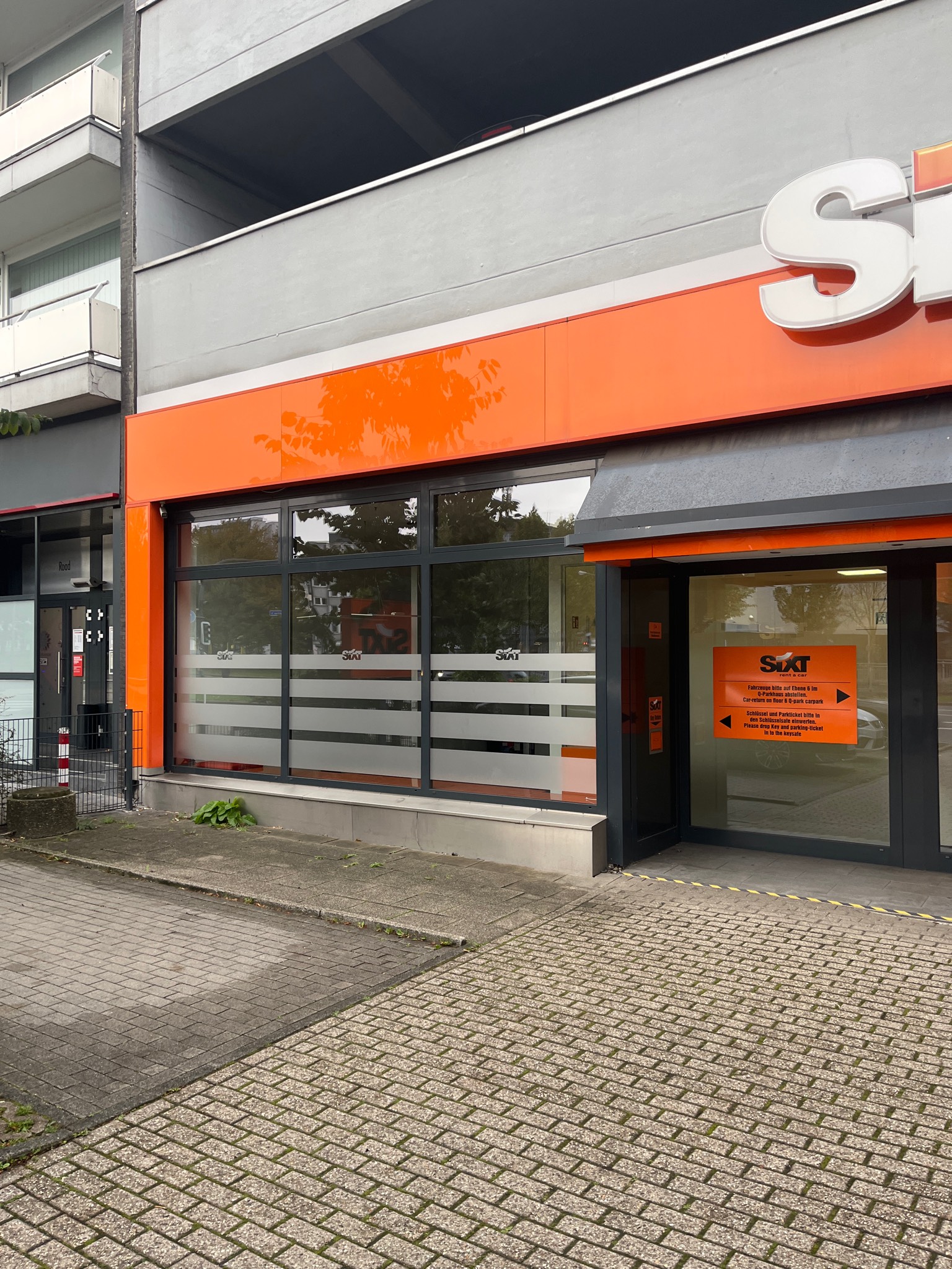 SIXT Auto- und Transportervermietung Essen Limbecker Platz, Ostfeldstr. 9 in Essen