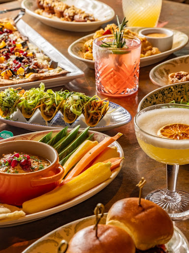 Shareable Food and Drinks for Group Outings
