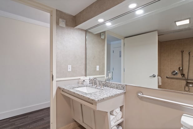 Images Crowne Plaza Executive Center Baton Rouge by IHG