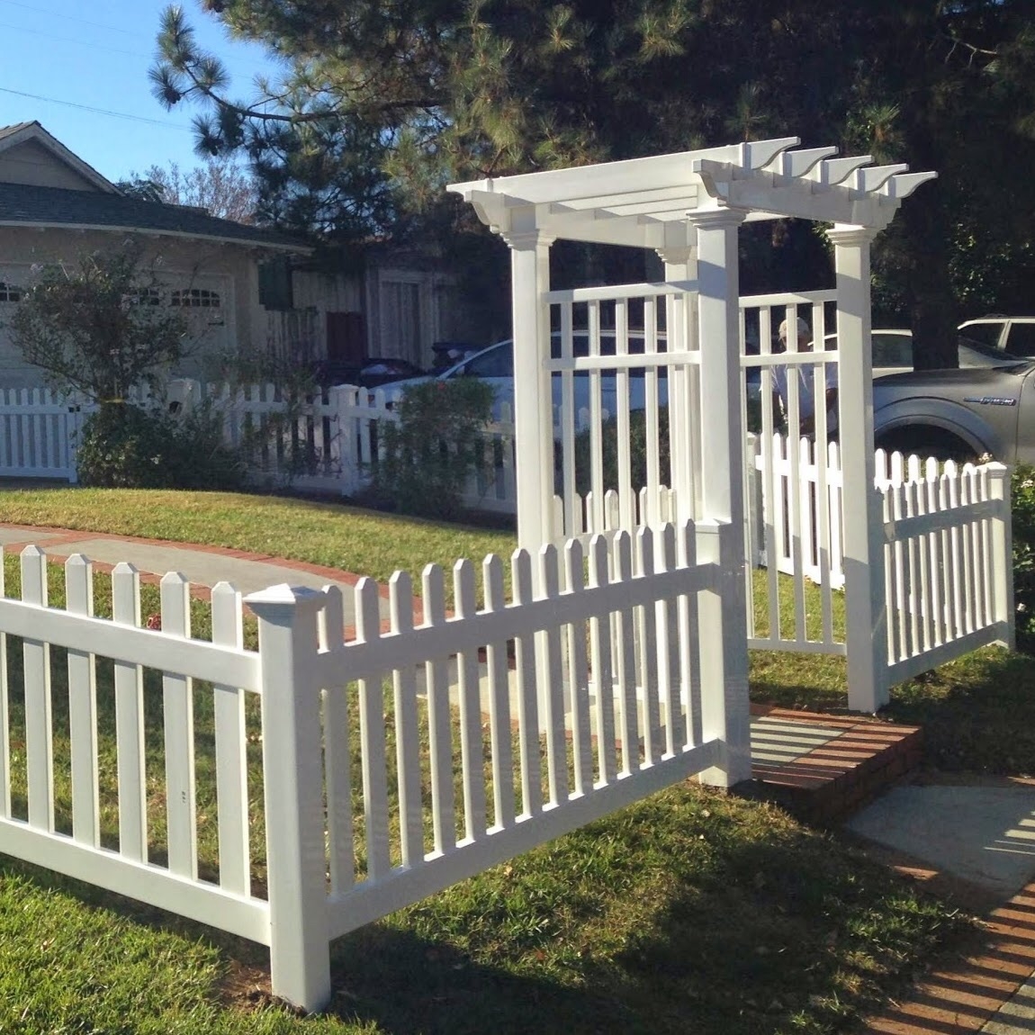 Outdoor Living Vinyl Fencing